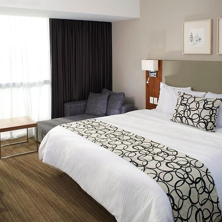 Casa Inn Premium Hotel Queretaro Miranda Ngoại thất bức ảnh A bed runner