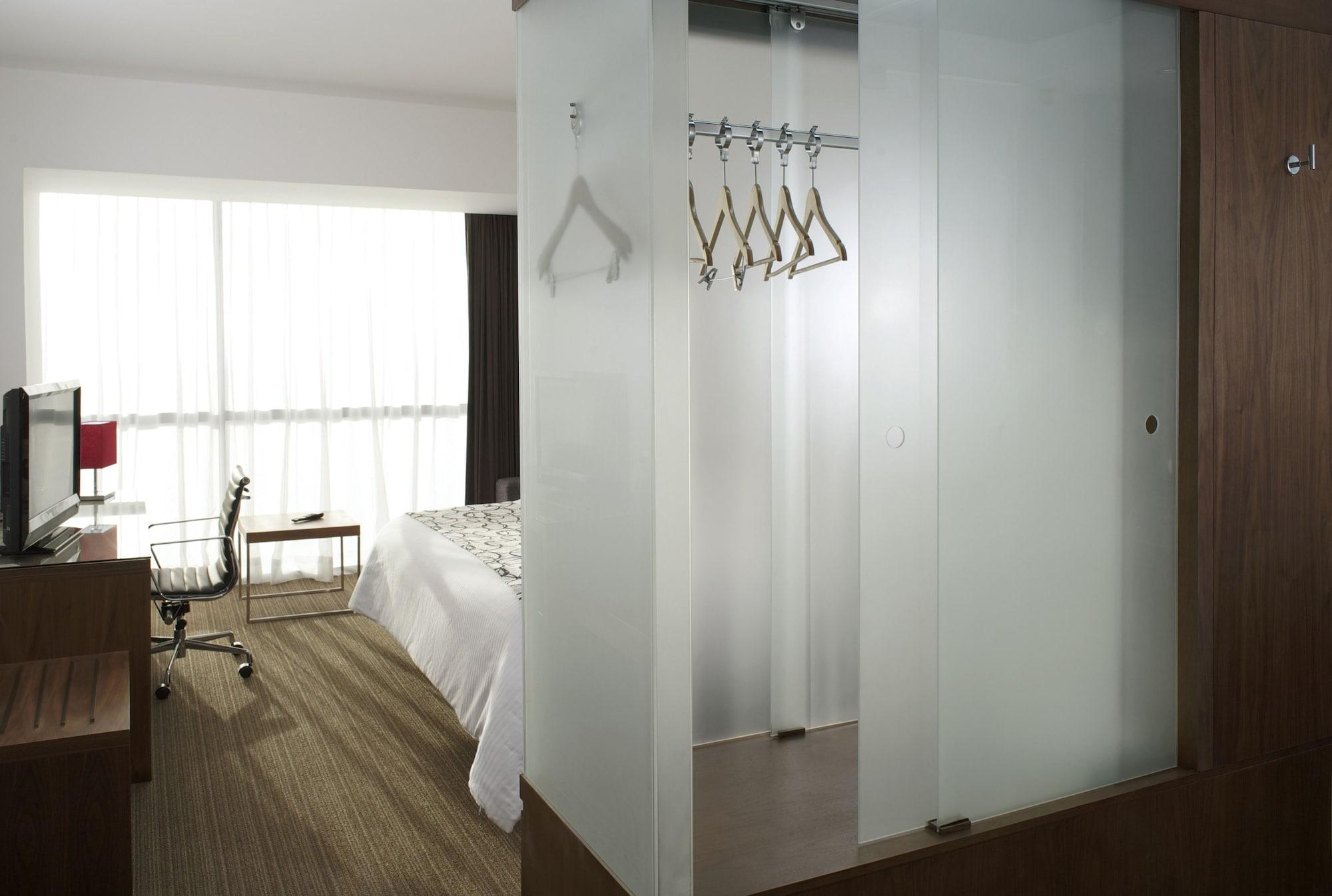Casa Inn Premium Hotel Queretaro Miranda Ngoại thất bức ảnh A sliding door