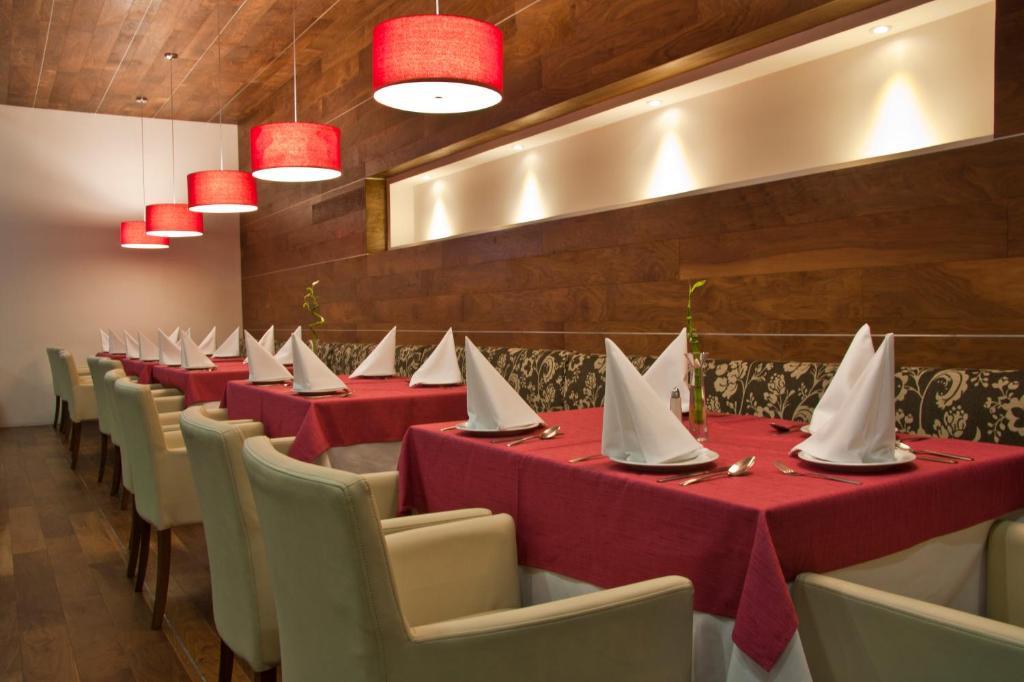 Casa Inn Premium Hotel Queretaro Miranda Ngoại thất bức ảnh Restaurant interior