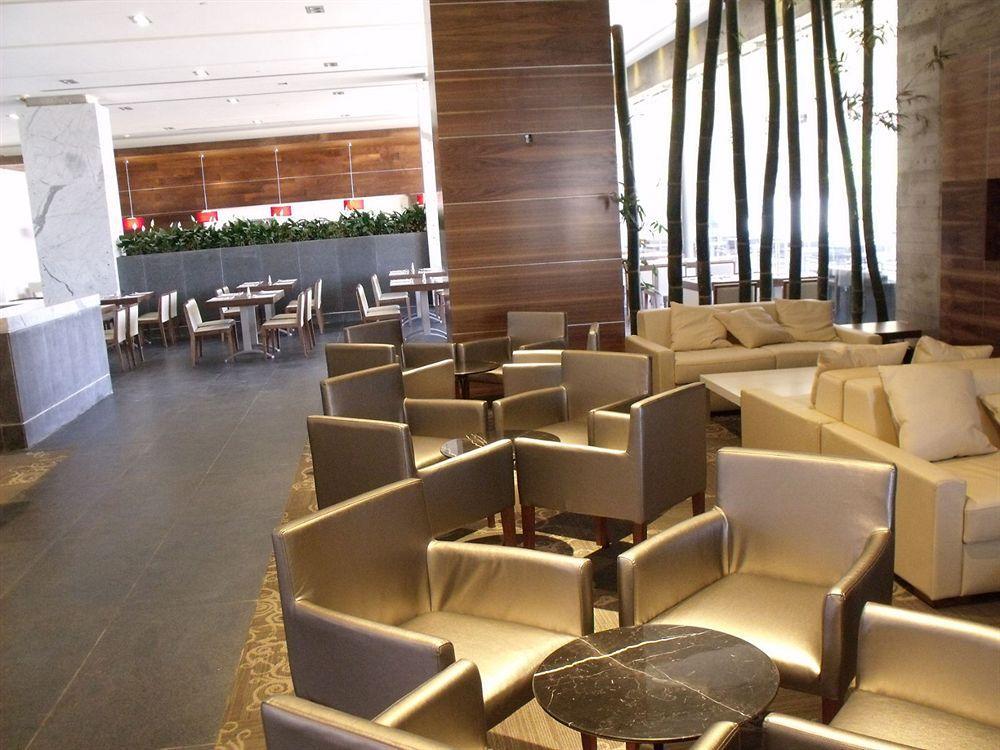 Casa Inn Premium Hotel Queretaro Miranda Ngoại thất bức ảnh The lounge at the airport