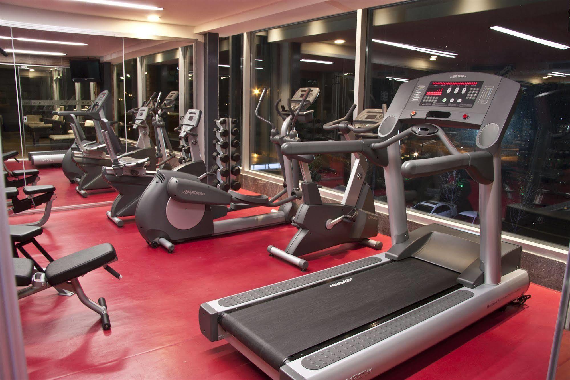 Casa Inn Premium Hotel Queretaro Miranda Ngoại thất bức ảnh A treadmill